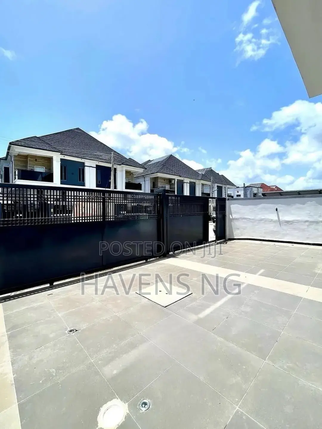 5bdrm Duplex in Ikota for sale in Ikota