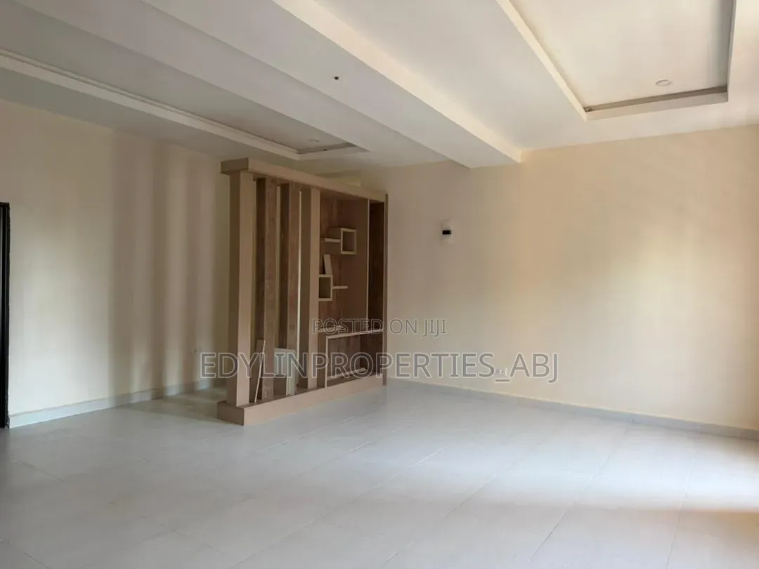 3bdrm Block of Flats in In An Estate, Sabon Lugbe for sale in Sabon Lugbe