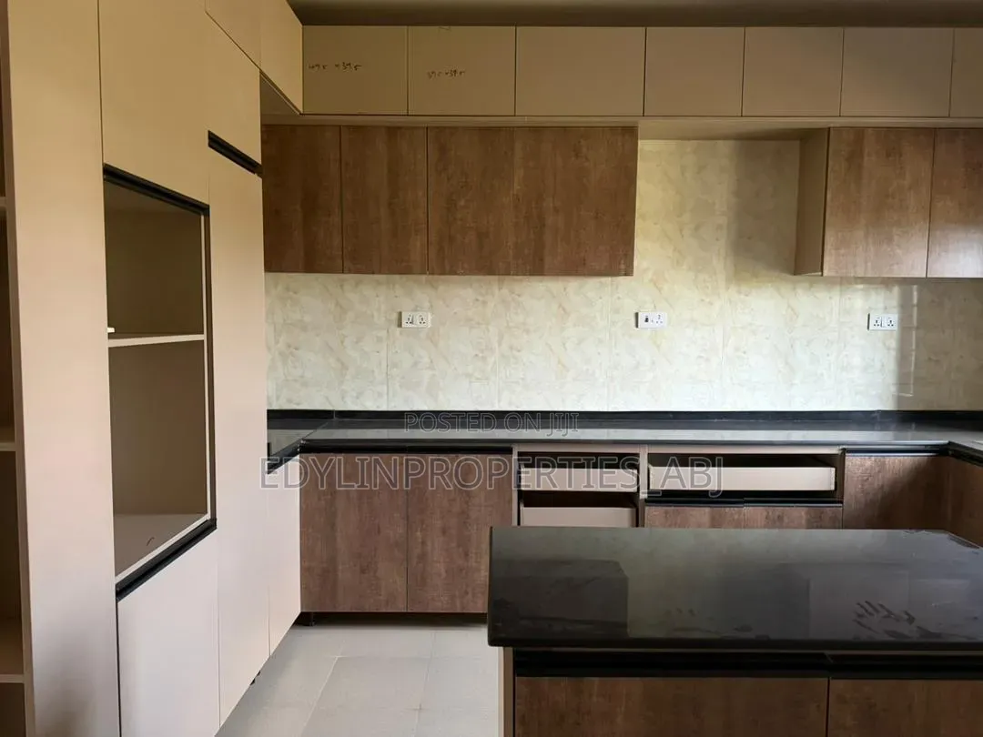 3bdrm Block of Flats in In An Estate, Sabon Lugbe for sale in Sabon Lugbe
