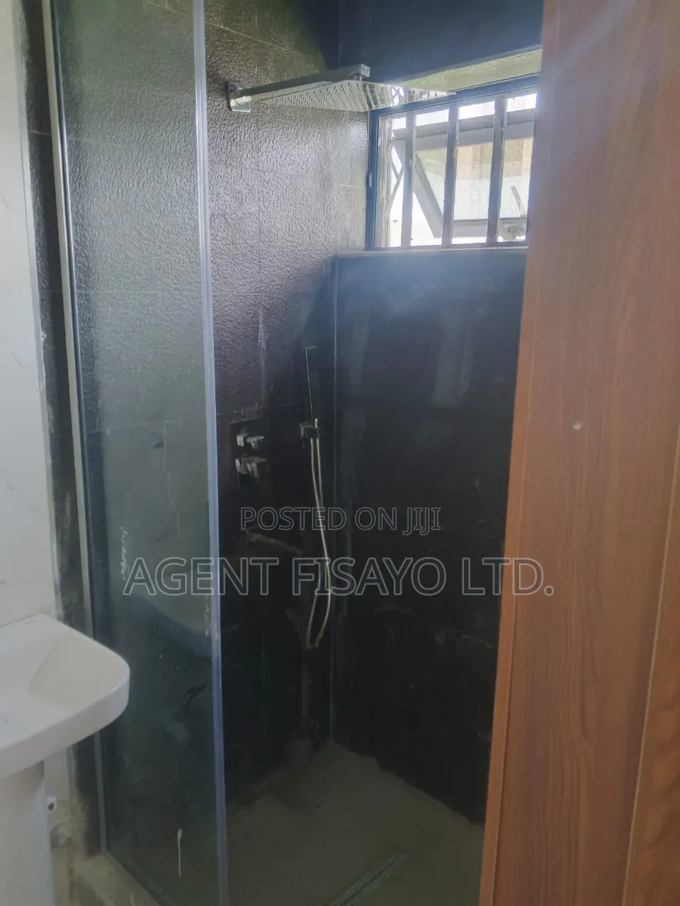 4bdrm Duplex in A Mini Estate, Lekki Phase 1 for sale in Lekki Phase 1