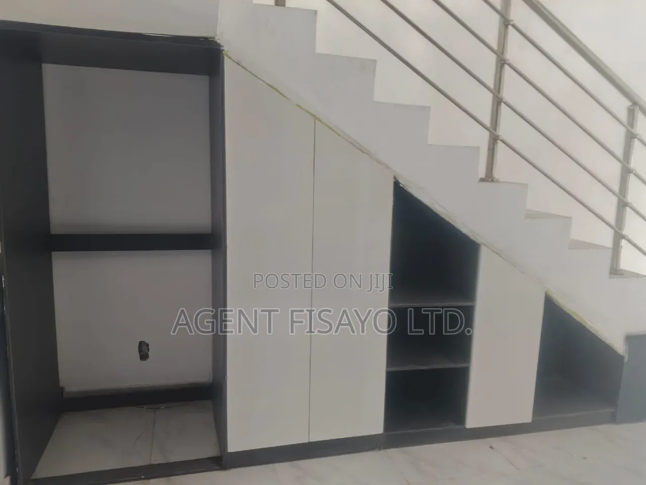 4bdrm Duplex in A Mini Estate, Lekki Phase 1 for sale in Lekki Phase 1