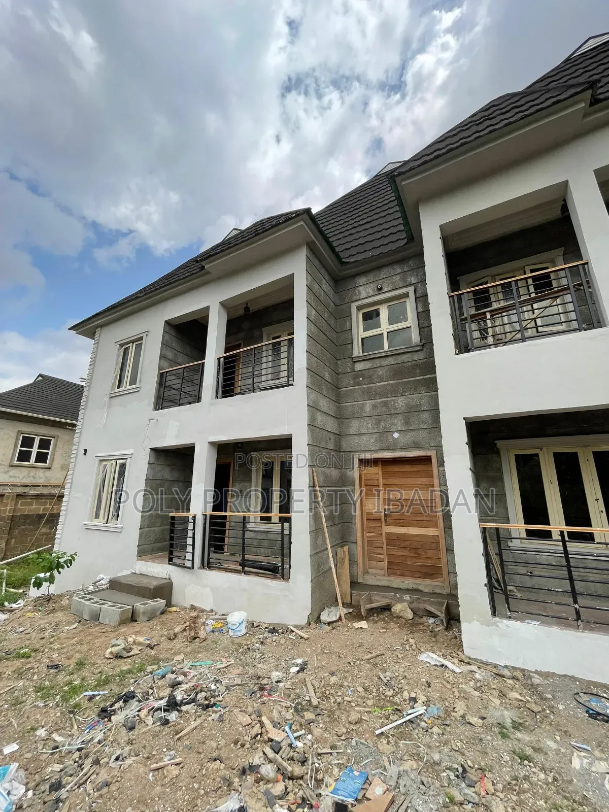4bdrm Apartment in Kolapo Ishola Gra, Akobo for rent in Akobo