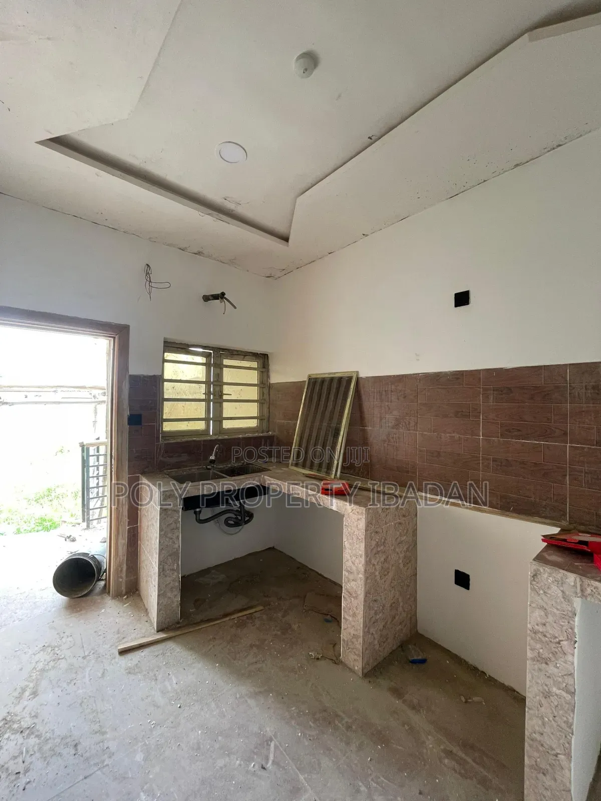 4bdrm Apartment in Kolapo Ishola Gra, Akobo for rent in Akobo