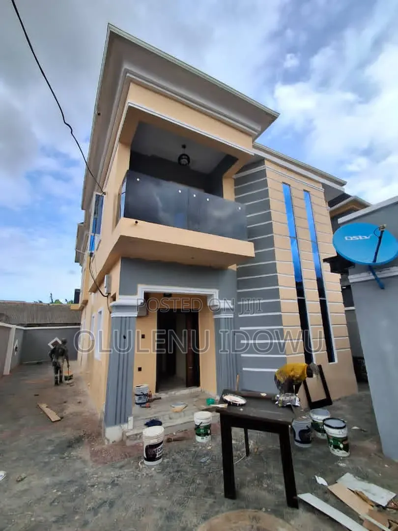 Furnished 4bdrm Duplex in Baruwa for sale in Baruwa