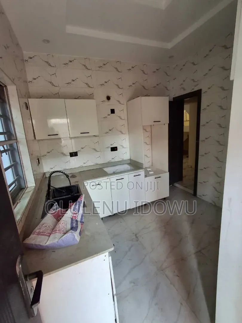Furnished 4bdrm Duplex in Baruwa for sale in Baruwa