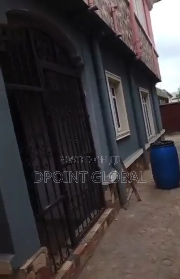8bdrm Block of Flats in Bucknor for sale in Bucknor