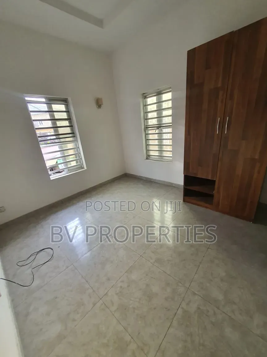 Mini Flat in Ikota for rent in Ikota