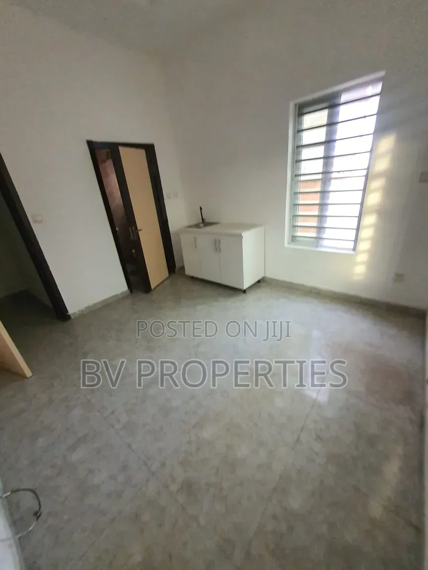 Mini Flat in Ikota for rent in Ikota