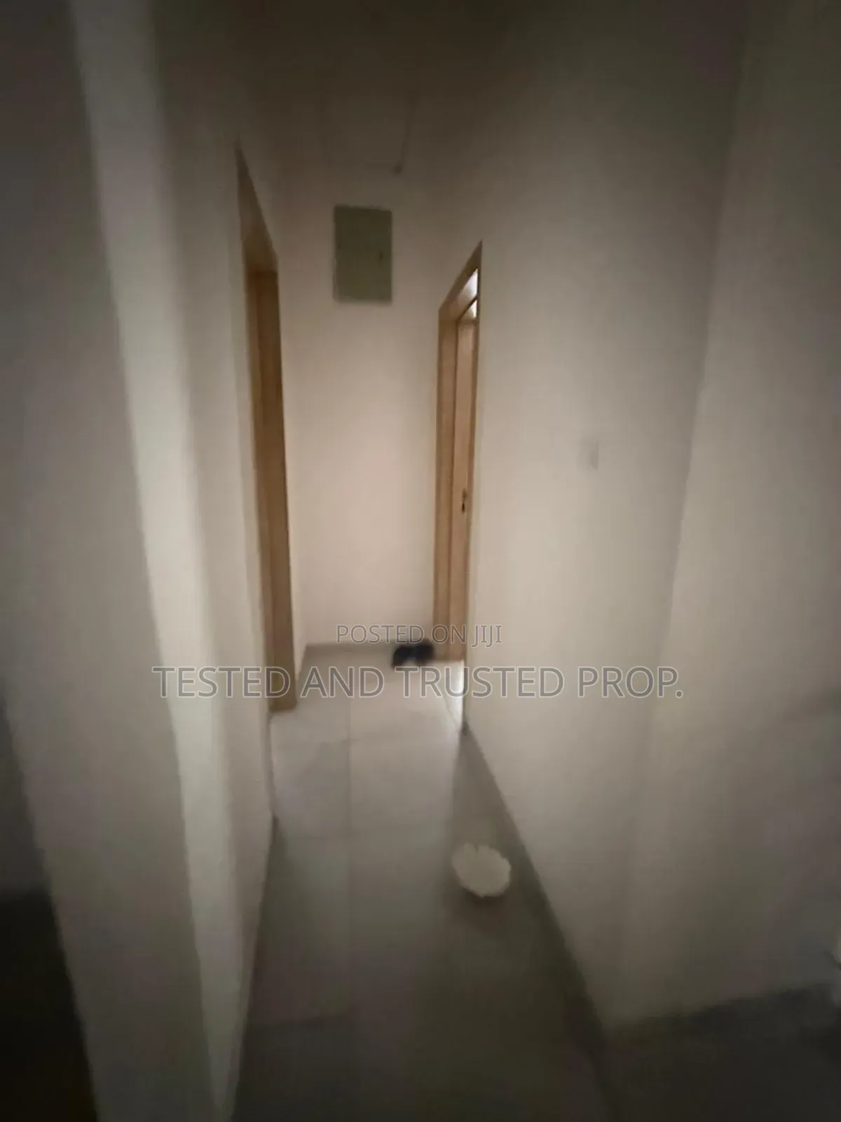 1bdrm Shared Apartment in Orchid Road, Chevron for rent in Chevron