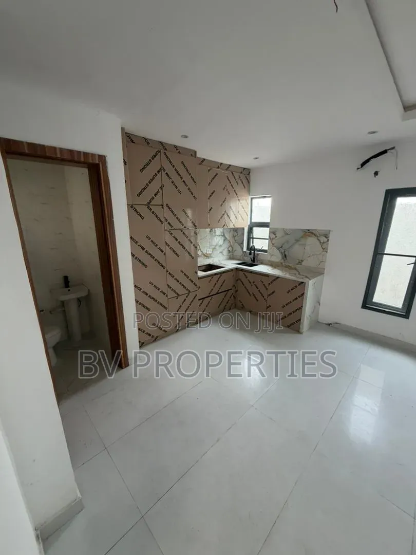 Mini Flat in Atlantic View Estate, Lekki Phase 2 for rent in Lekki Phase 2