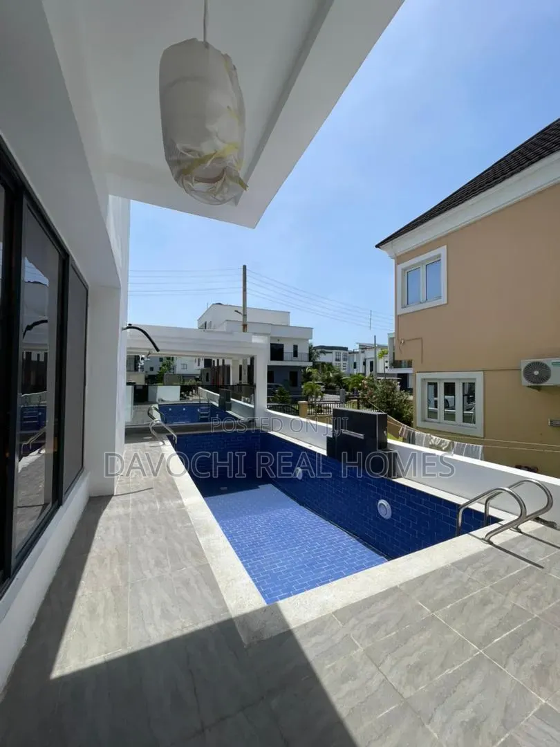 5bdrm Duplex in Ikate for sale in Ikate