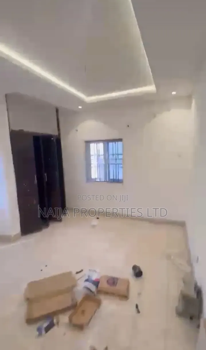 Mini Flat in Ikota Villa for rent in Ikota