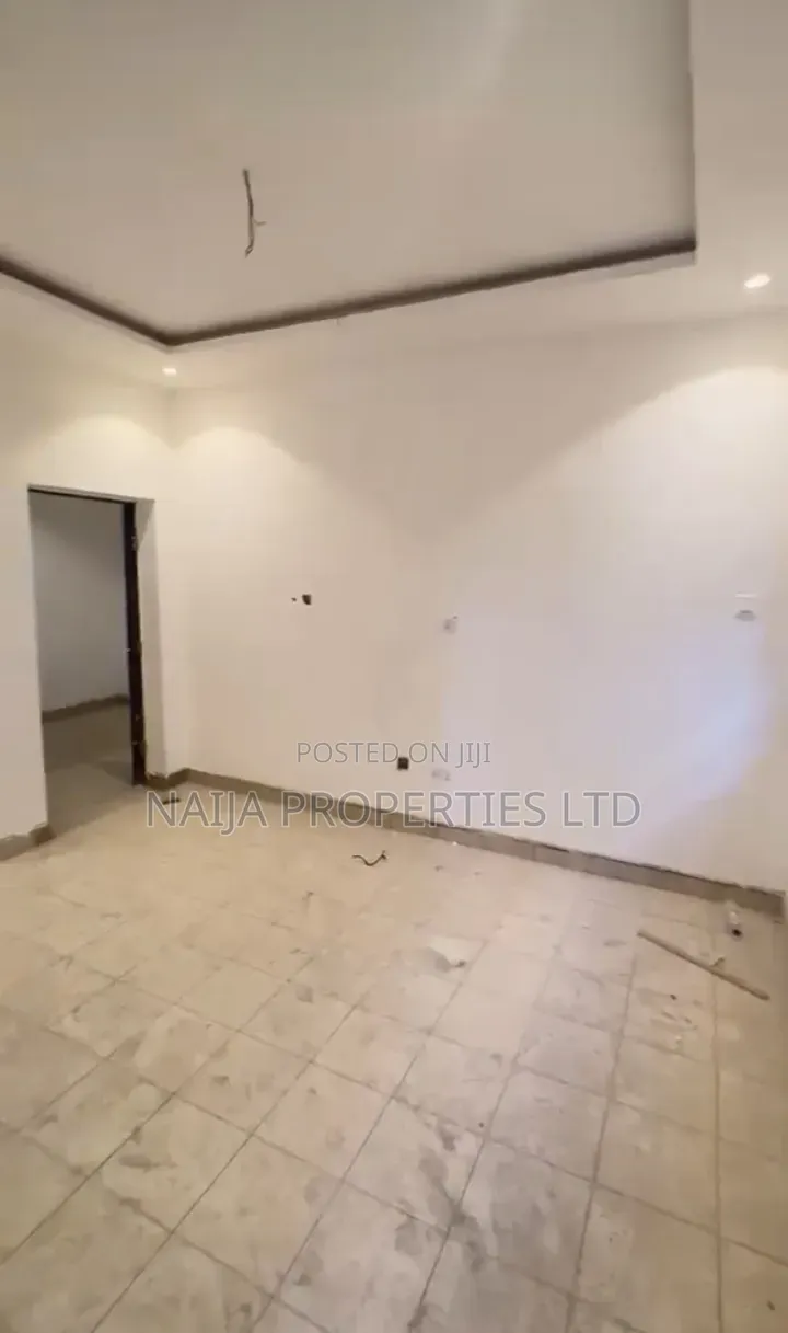 Mini Flat in Ikota Villa for rent in Ikota