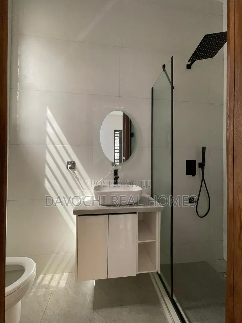 6bdrm Duplex in Osapa london for sale in Osapa london