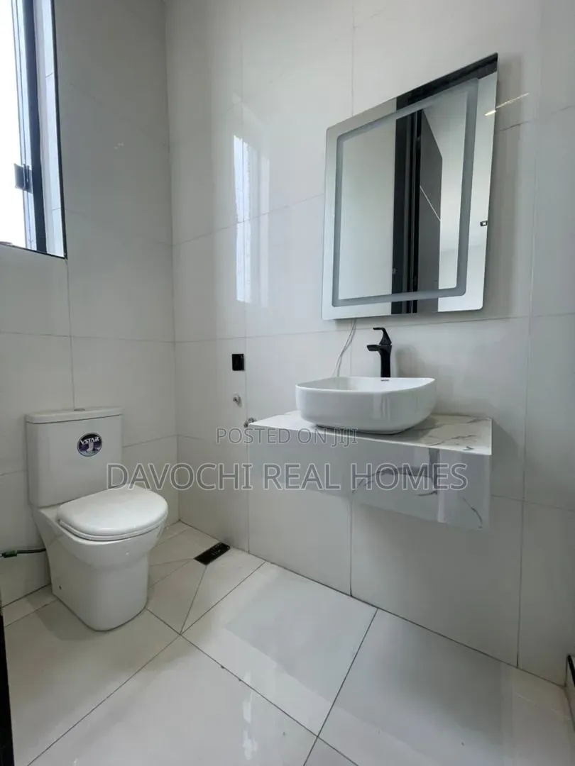 5bdrm Duplex in Lekki Phase 1 for sale in Lekki Phase 1