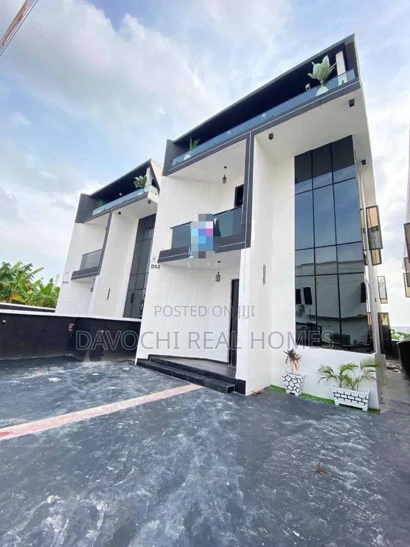 5bdrm Duplex in Chevron for sale in Chevron