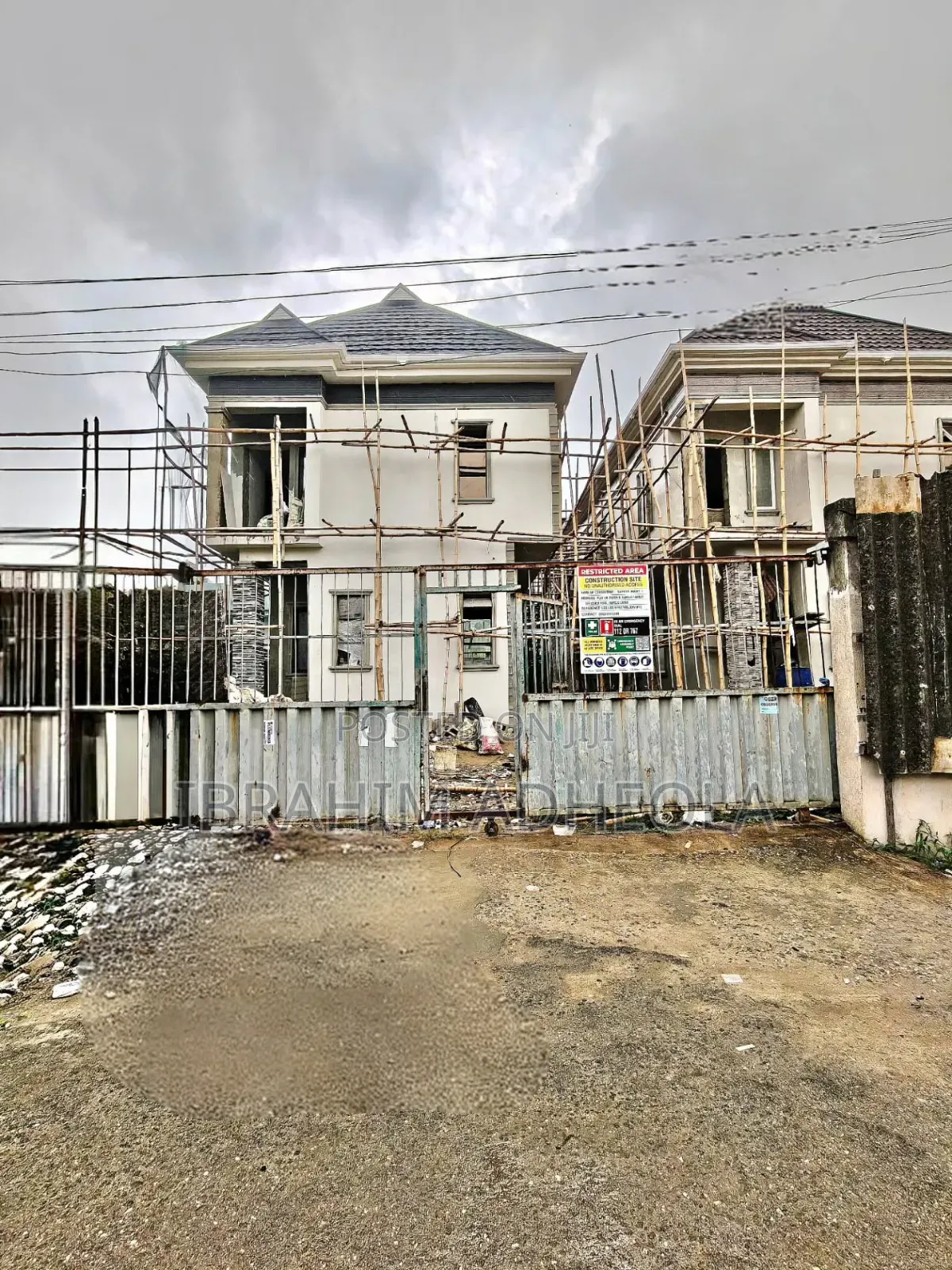 4bdrm Duplex in Ilupeju Estate for sale in Ilupeju Industrial Estate