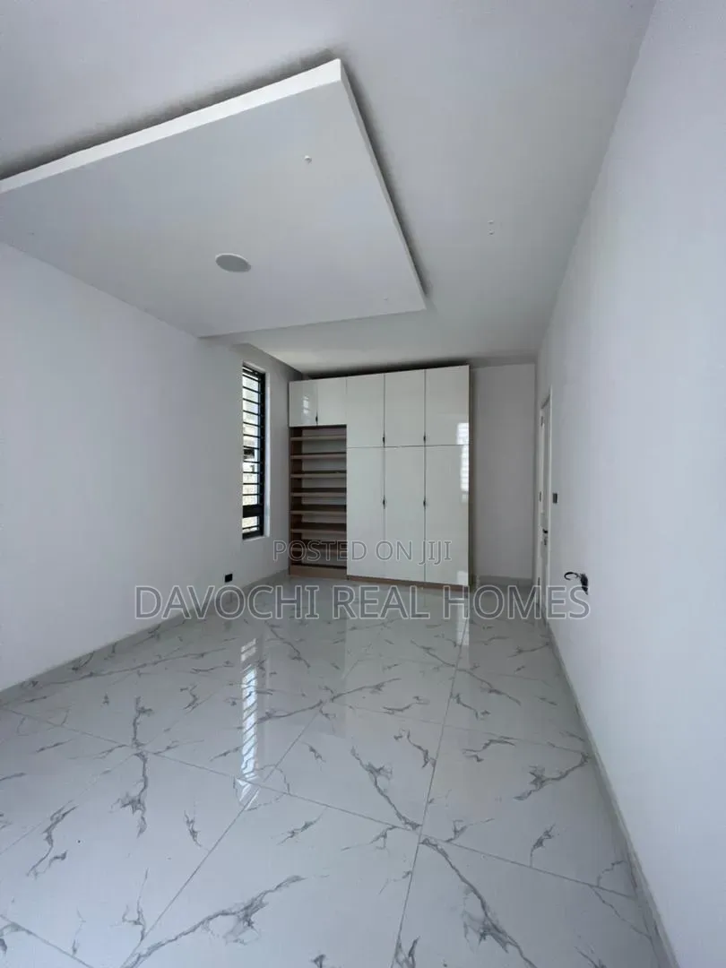 5bdrm Duplex in Sangotedo for sale in Sangotedo