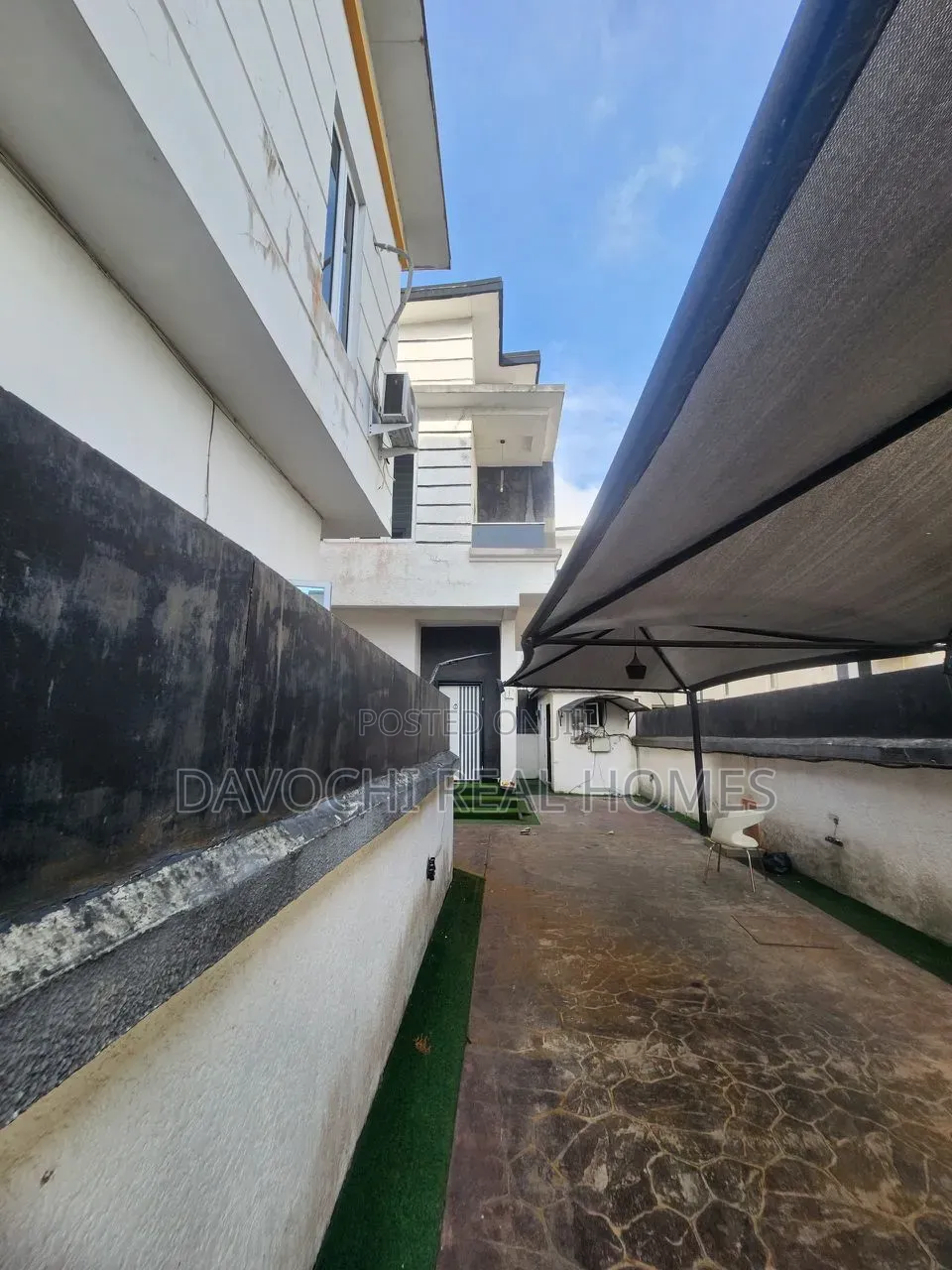 5bdrm Duplex in Lekki Phase 1 for sale in Lekki Phase 1
