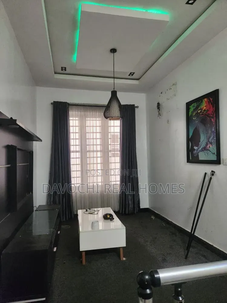 5bdrm Duplex in Lekki Phase 1 for sale in Lekki Phase 1