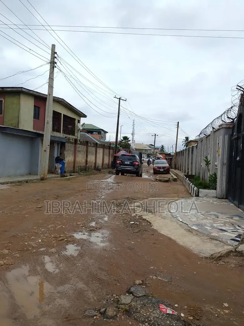 Land Decked House on Half Plot of Land With Good Proximity And in Idimu