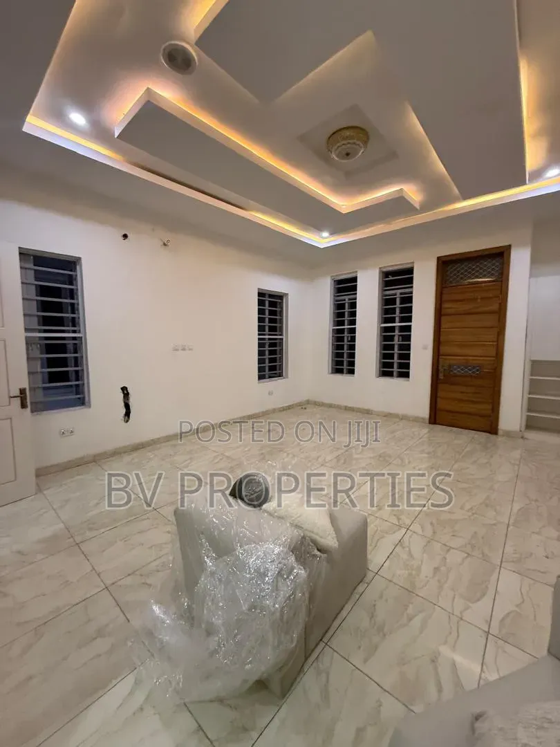 1bdrm Apartment in Lekki Phase 2 for rent in Lekki Phase 2