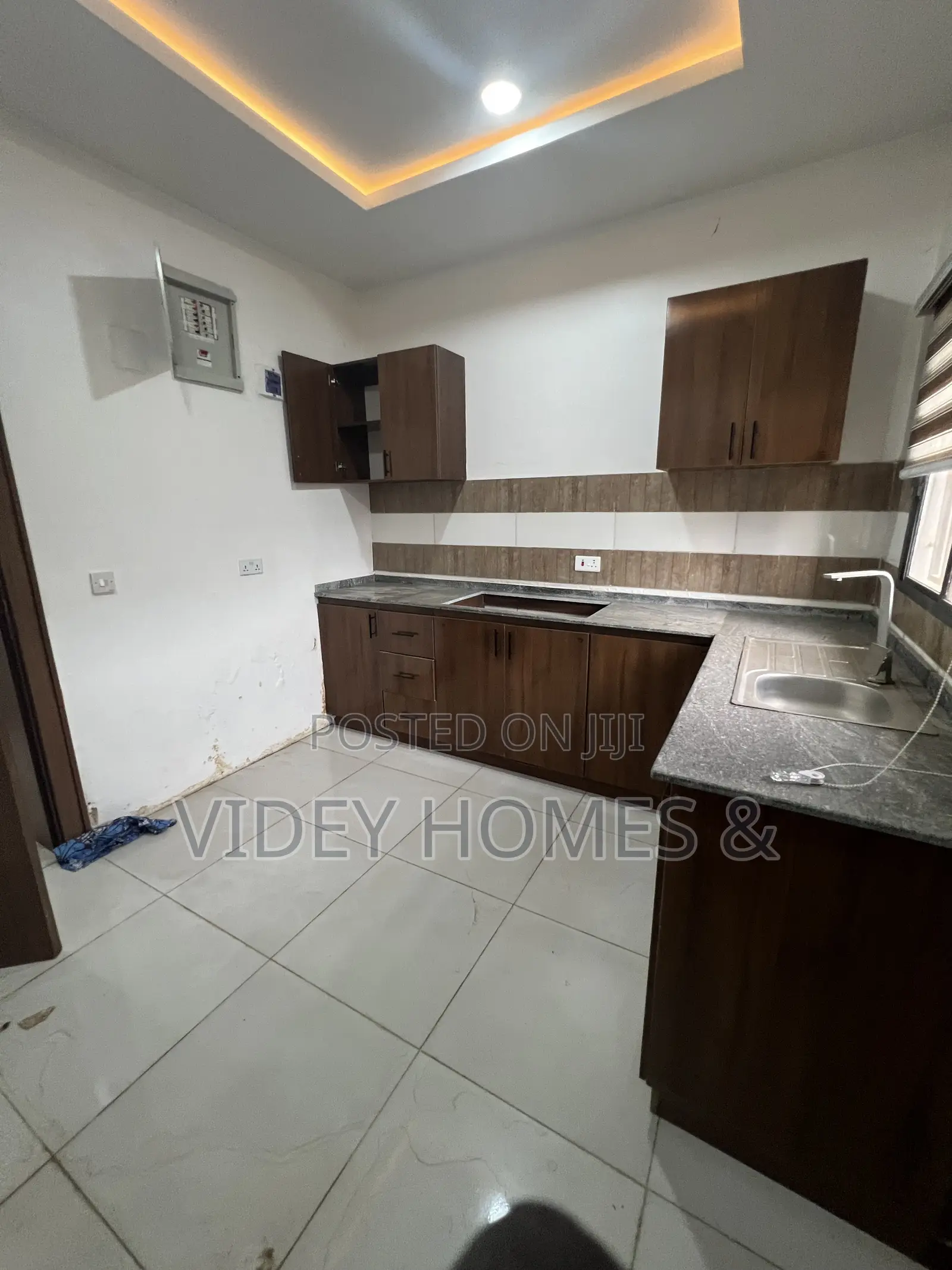 3bdrm Apartment in Phi’S Apartment, Kaura for rent in Kaura
