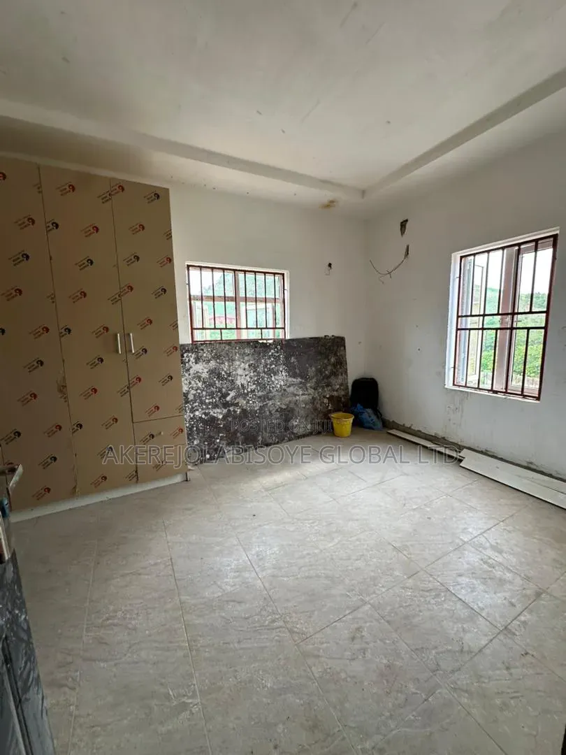 Newly Built 1 Bedroom Apartment With 2toilet in Life Camp
