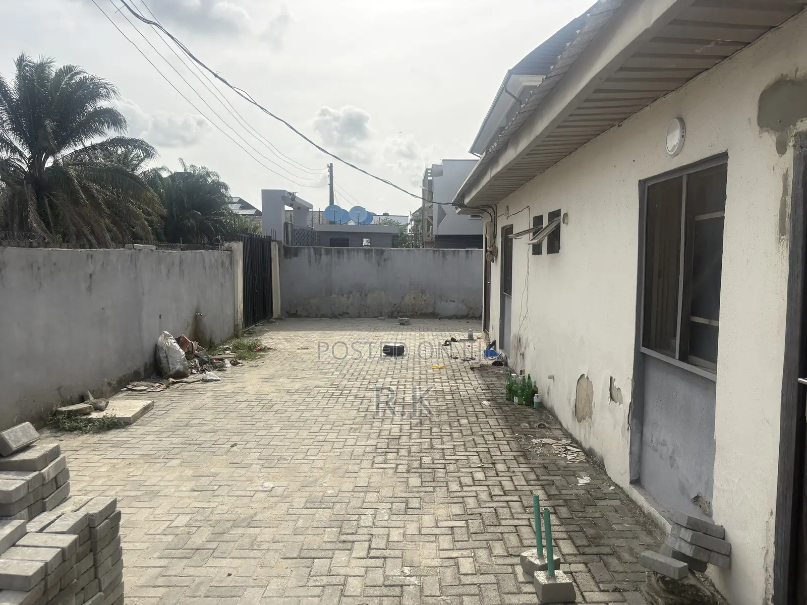 1bdrm Block of Flats in Sea Side, Badore for sale in Badore