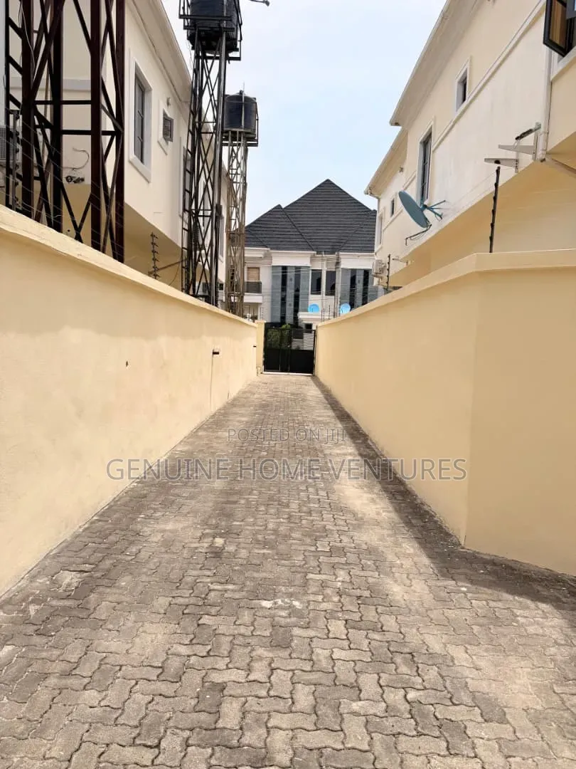 1bdrm Apartment in Berra Estate, Chevron for rent in Chevron