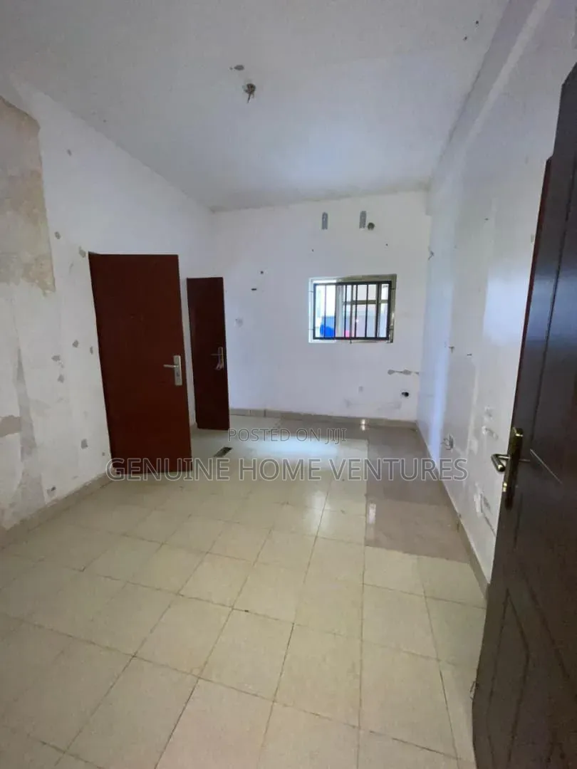 Mini Flat in Canal West Estate for rent in Osapa london