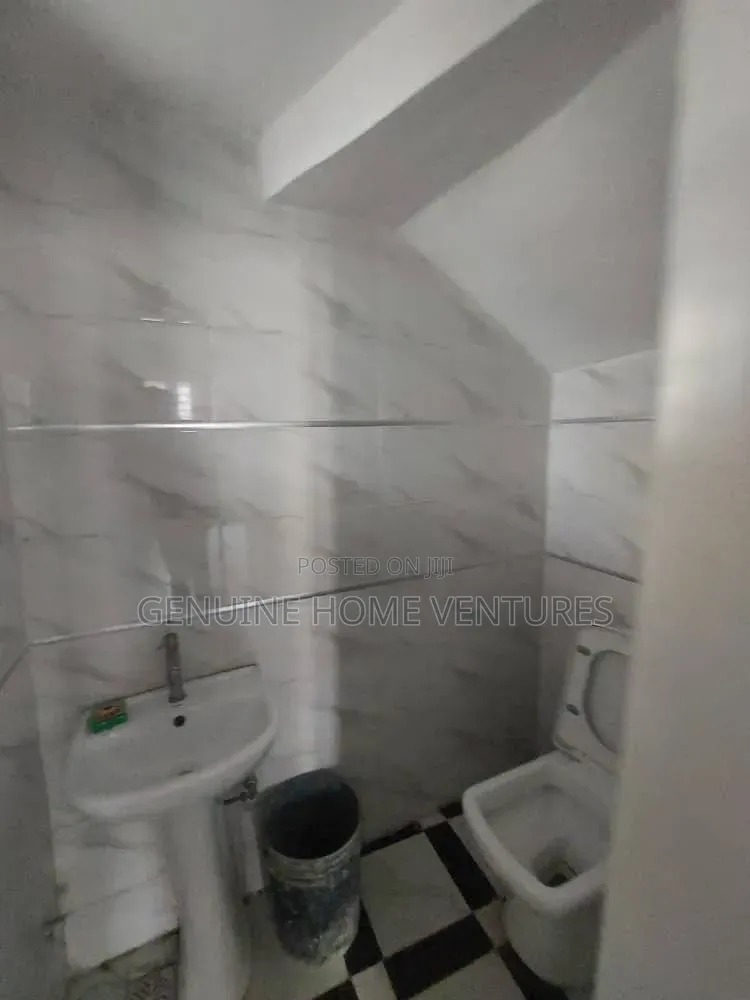 3bdrm Duplex in Ikota for rent in Ikota