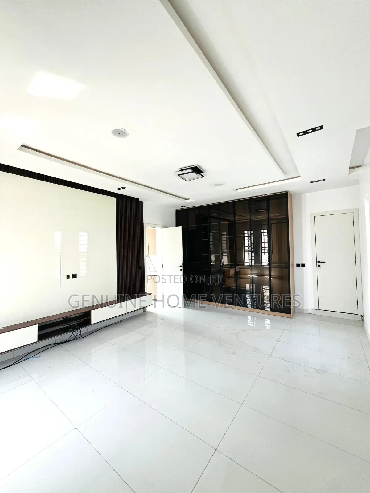 5bdrm Duplex in Megamound Estate, Ikota for sale in Ikota