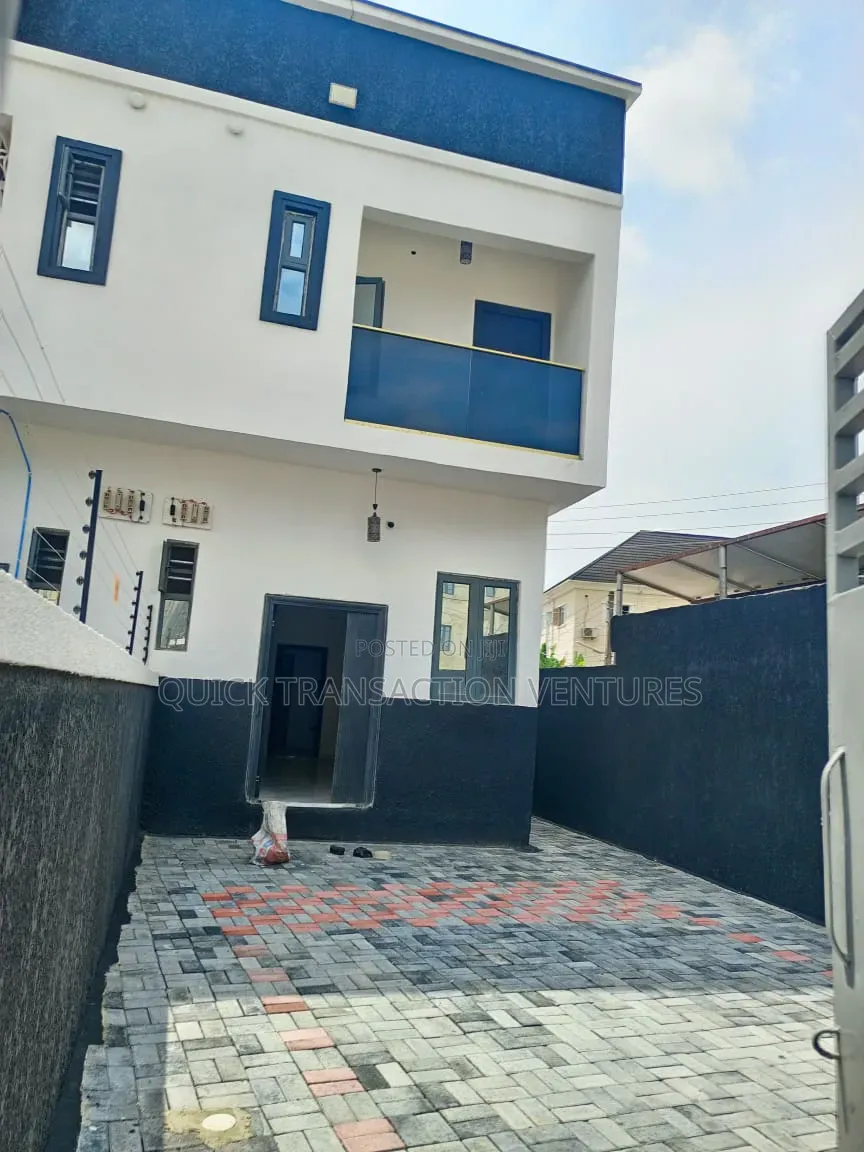 3bdrm Duplex in Aptech, Sangotedo for sale in Sangotedo