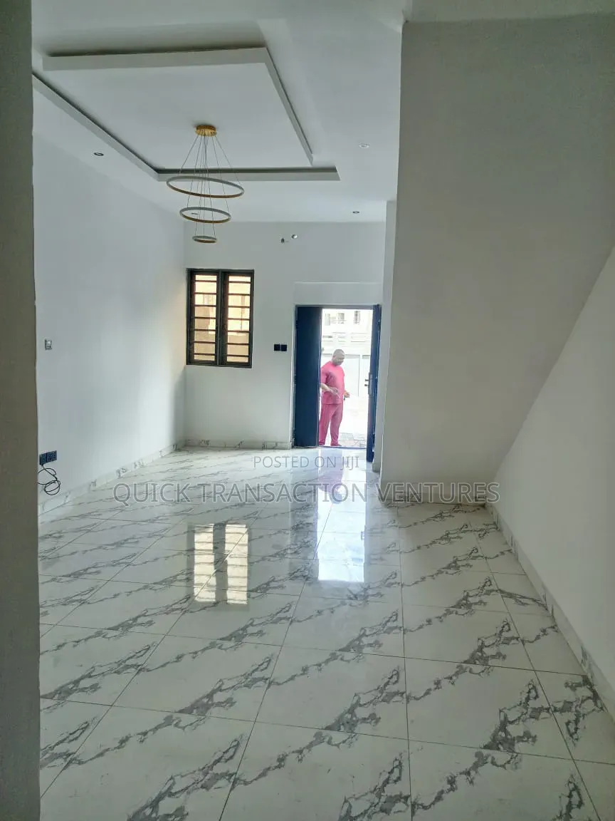 3bdrm Duplex in Aptech, Sangotedo for sale in Sangotedo