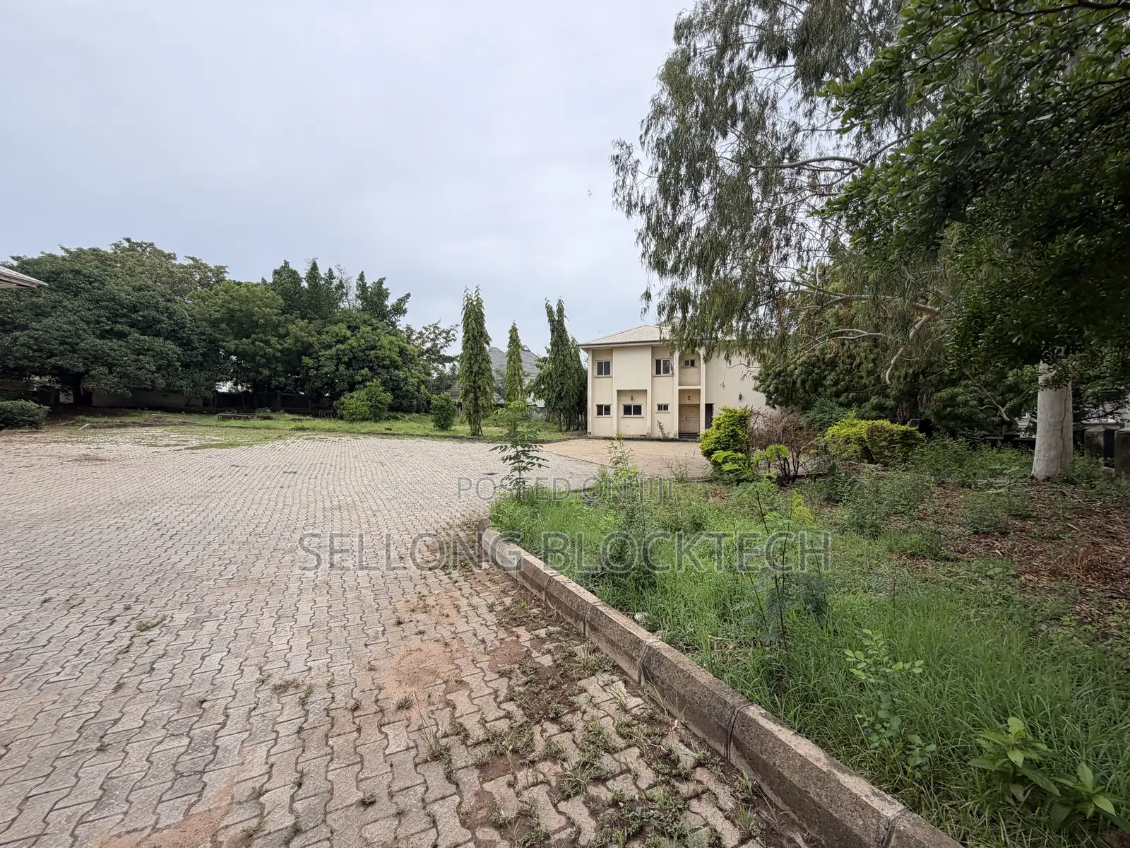 Flat Land of Size 4800 in Asokoro