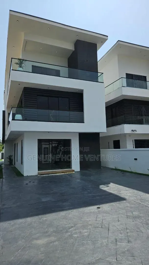 5bdrm Duplex in Atlantic View Estate, Chevron for sale in Chevron