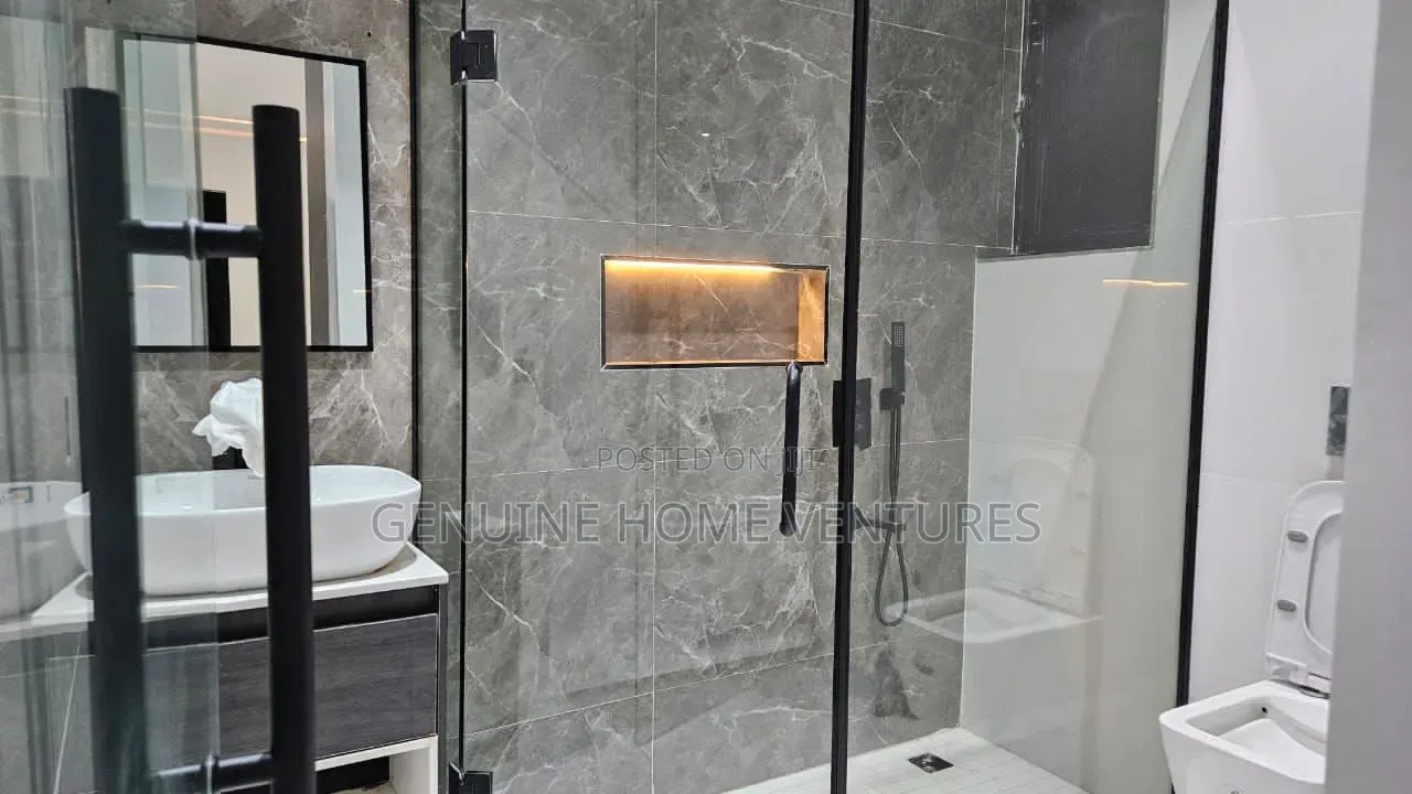 5bdrm Duplex in Atlantic View Estate, Chevron for sale in Chevron