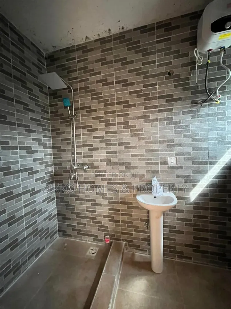 4bdrm Townhouse/Terrace in Ajah, Abraham Adesanya Estate for sale in Abraham Adesanya Estate