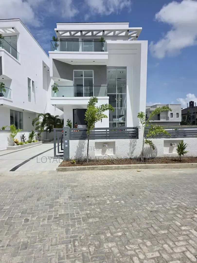 5bdrm Duplex in Osapa london for sale in Osapa london