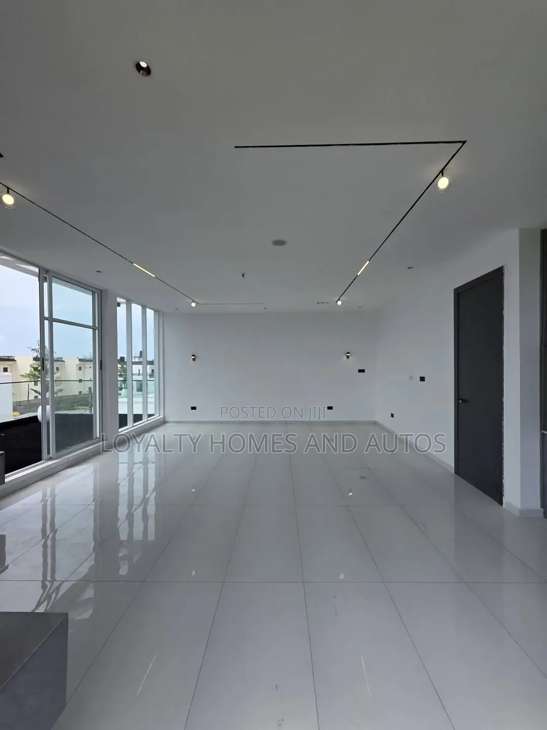 5bdrm Duplex in Osapa london for sale in Osapa london