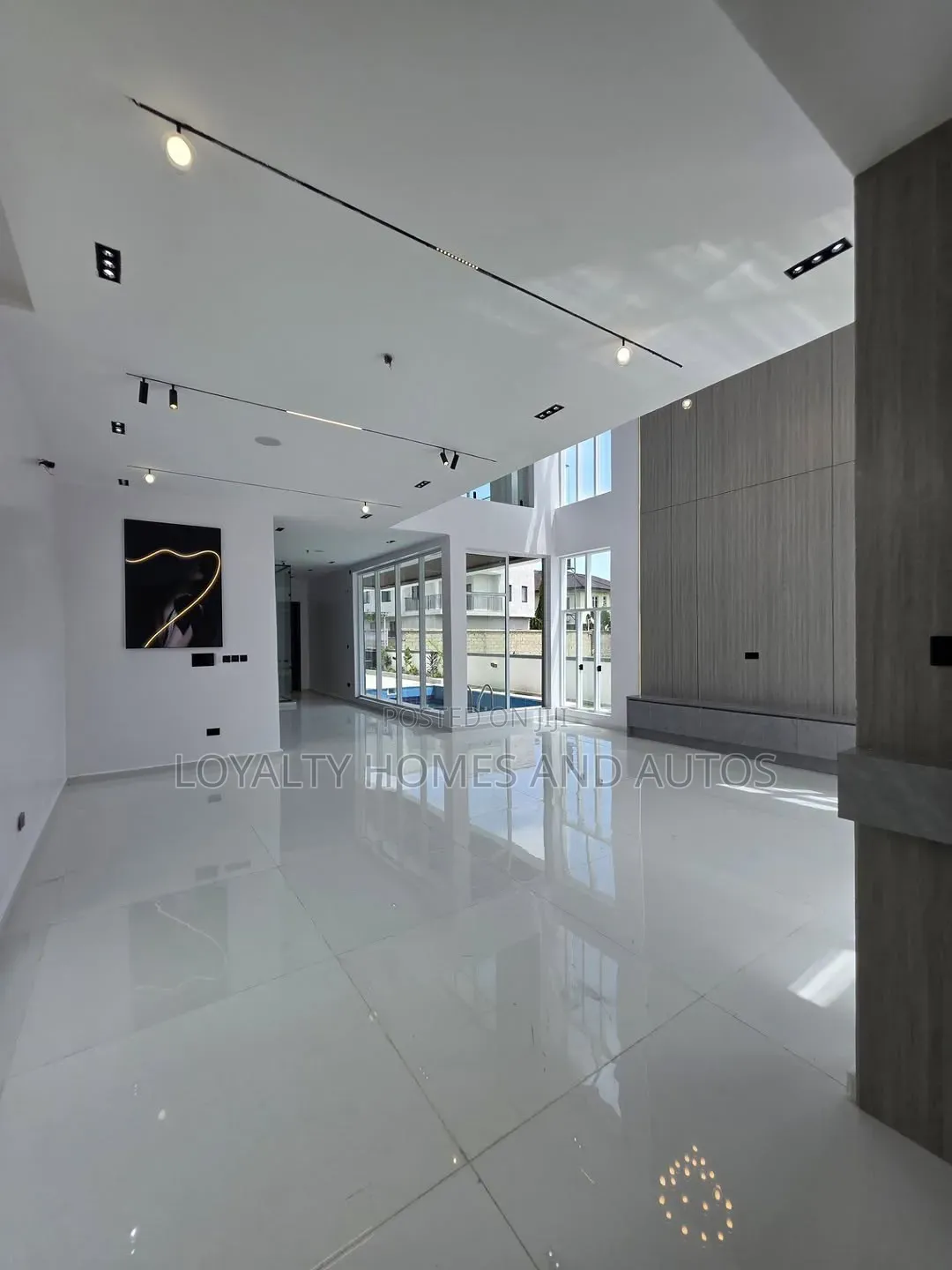 5bdrm Duplex in Osapa london for sale in Osapa london