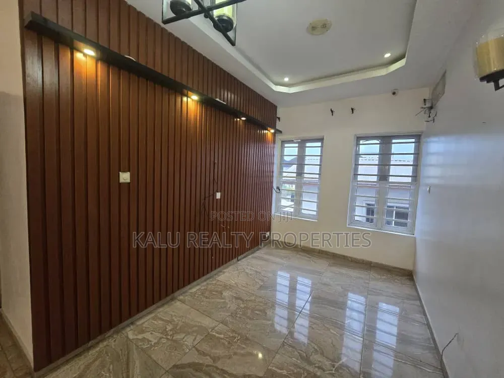 5bdrm Duplex in Brigegate Estate, Agungi for rent in Agungi