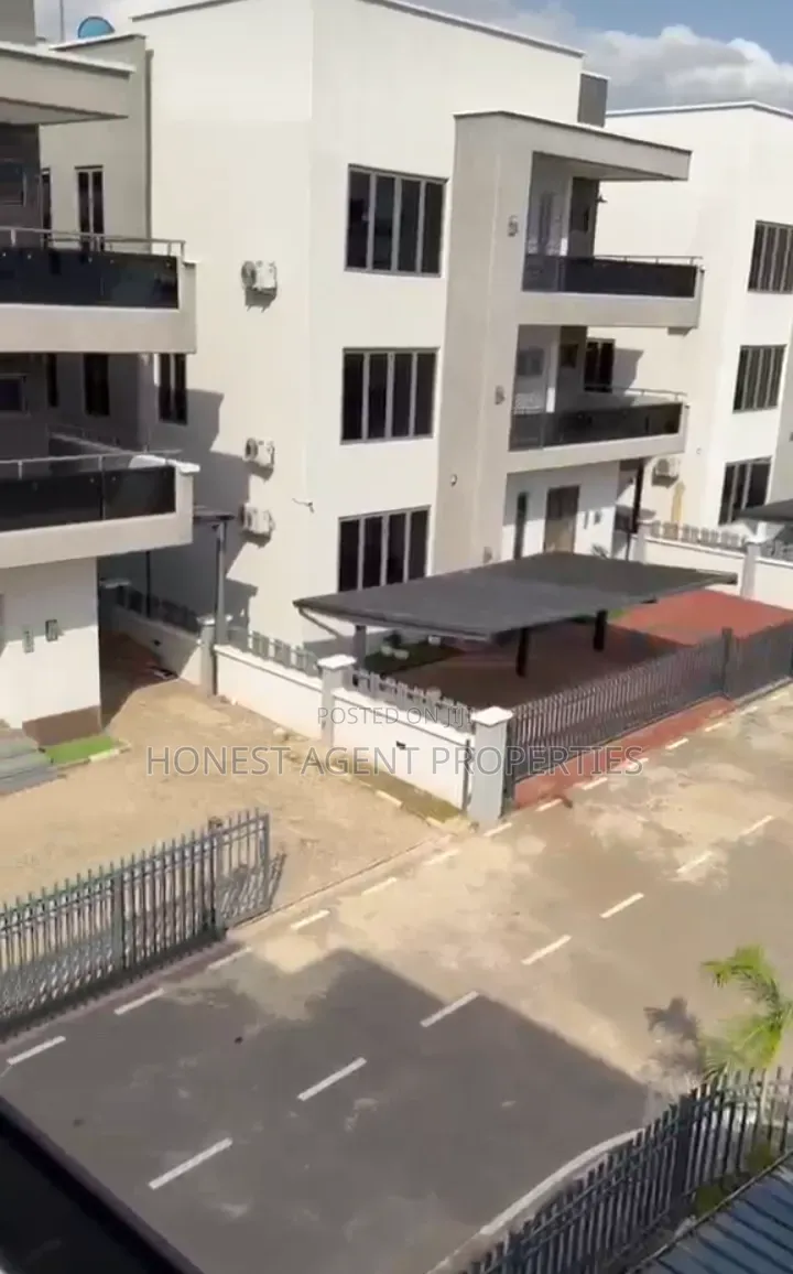 5bdrm Duplex in Wuye for sale in Wuye