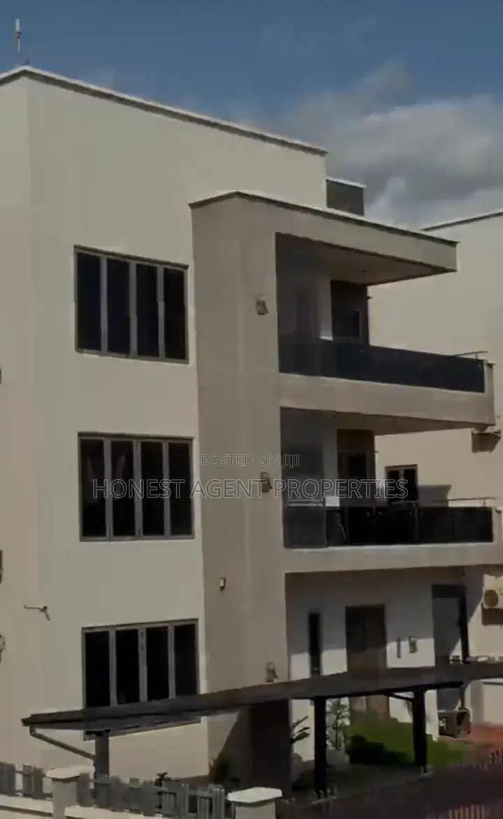 5bdrm Duplex in Wuye for sale in Wuye
