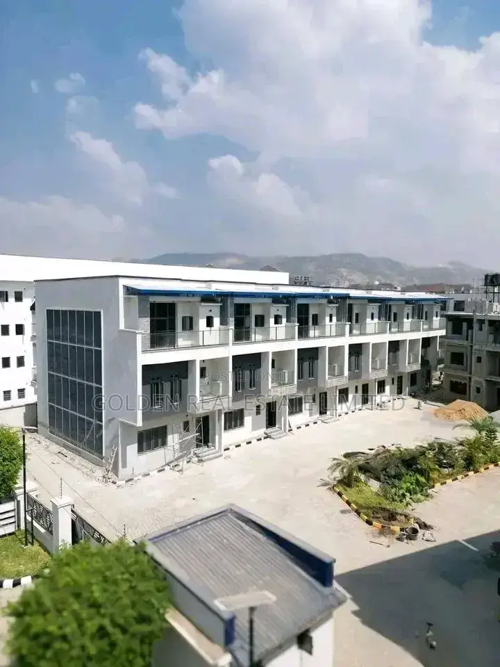 4bdrm Duplex in Jahi for sale in Jahi