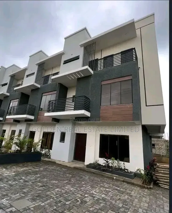 4bdrm Townhouse/Terrace in Life Camp for sale in Life Camp