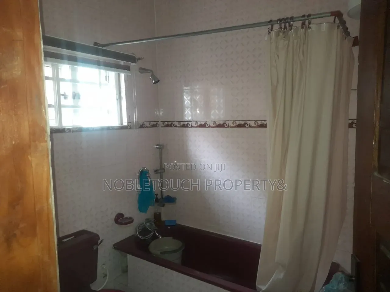 4bdrm Bungalow in Ajah Lagos, Abraham Adesanya Estate for sale in Abraham Adesanya Estate
