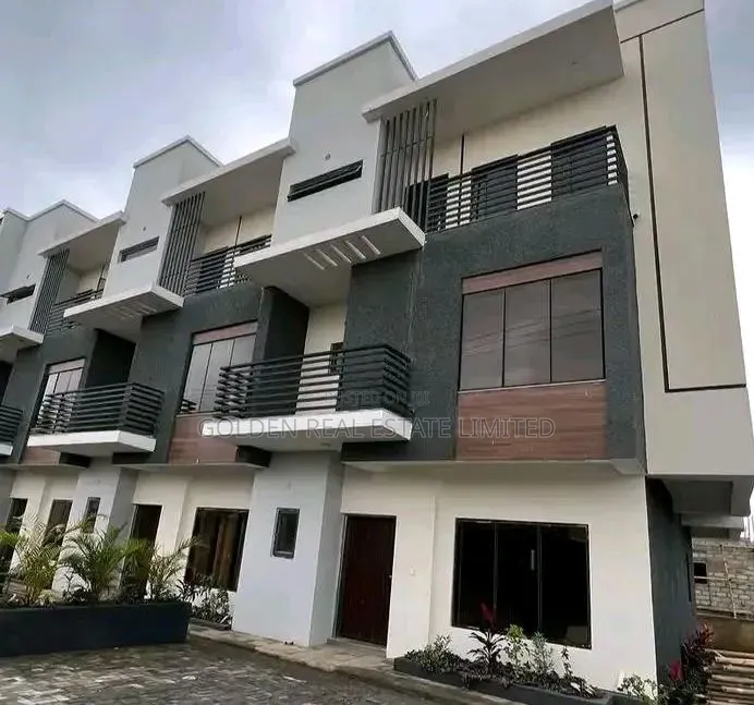 4bdrm Townhouse/Terrace in Life Camp for sale in Life Camp