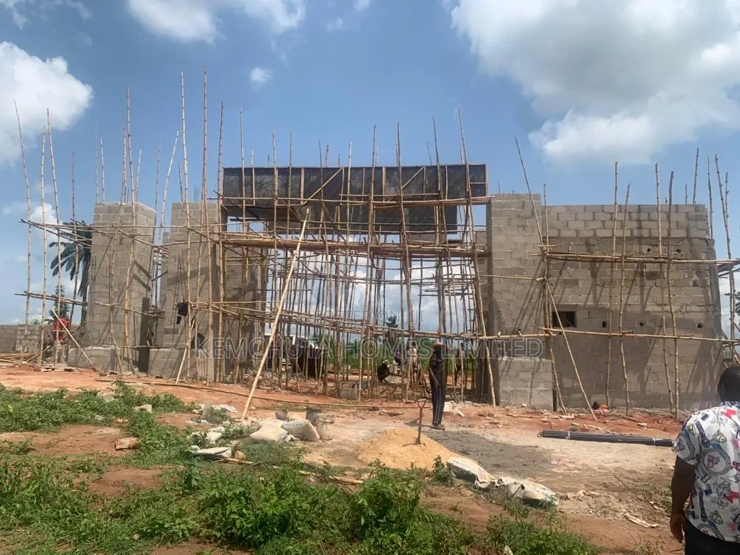 A Chance to Be a Landlord in Dikedioranma Okpanam Asaba Call in Oshimili North